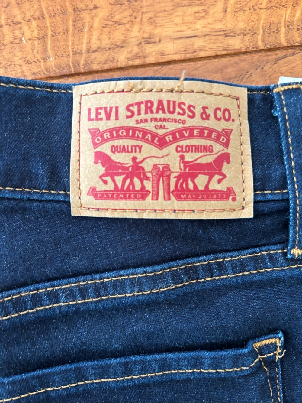 Levi's Dark Blue Denim Jeans size 28, 311 Shaping Jeans - Picture 2 of 8